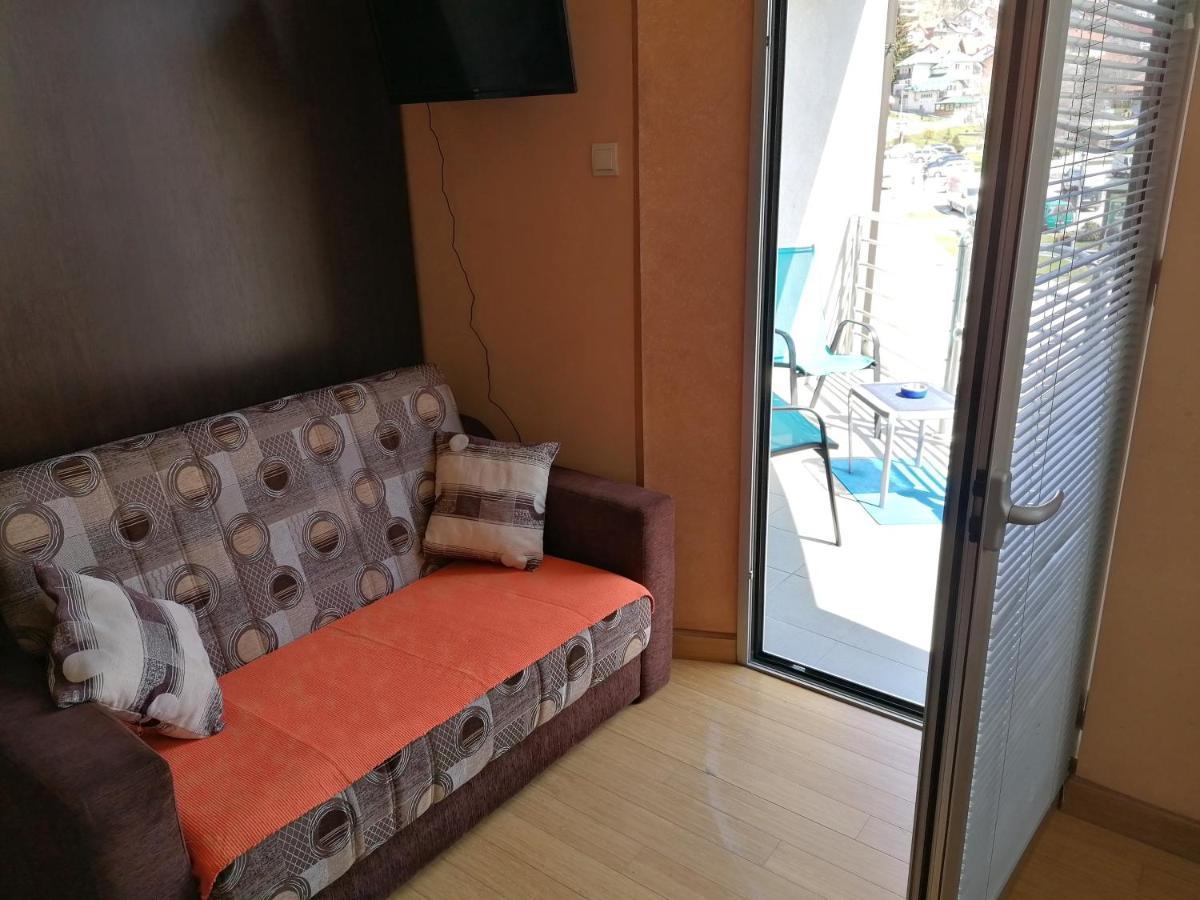 Apartman Aischa โนวาวาโรช ภายนอก รูปภาพ