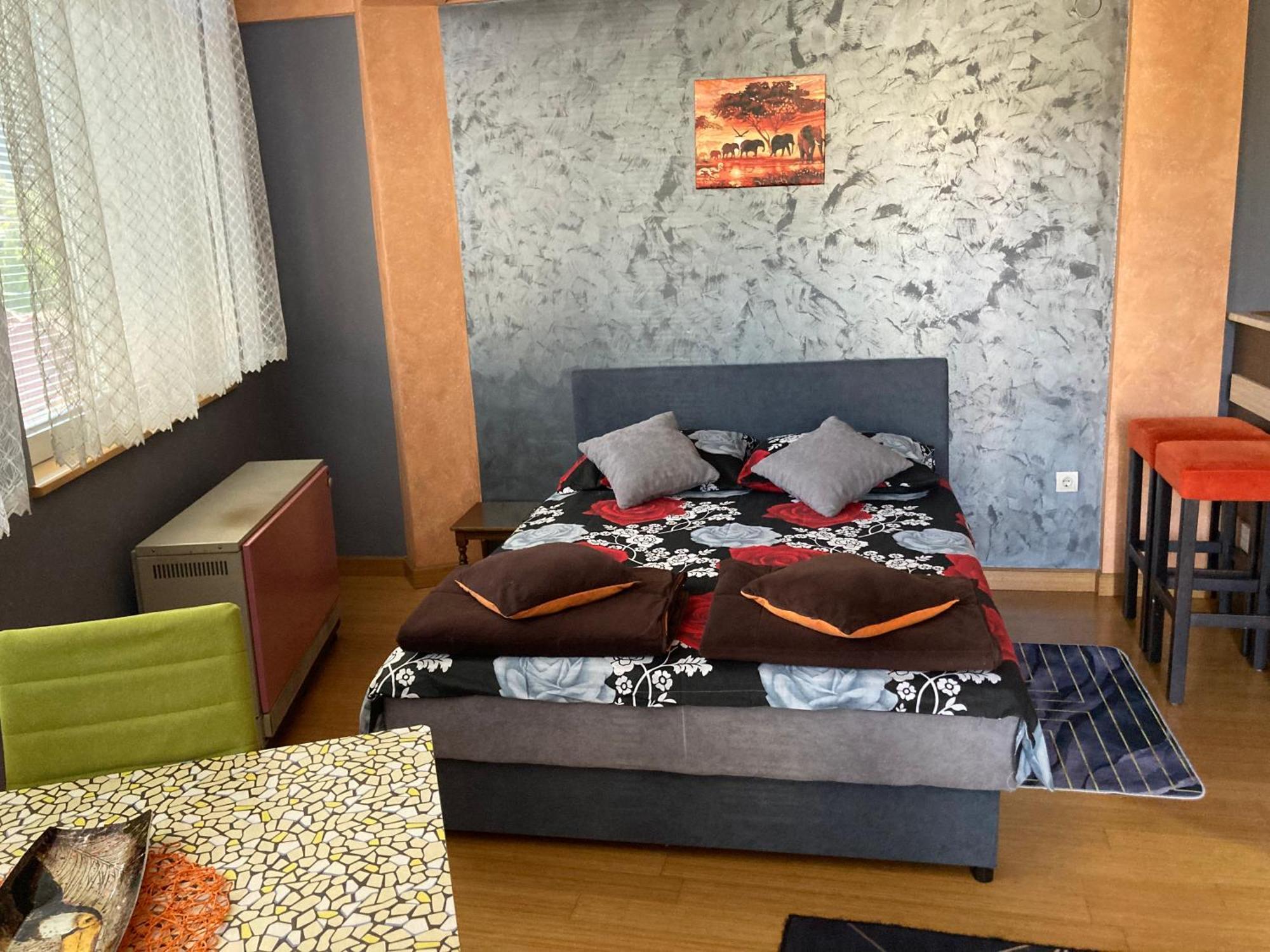 Apartman Aischa โนวาวาโรช ภายนอก รูปภาพ