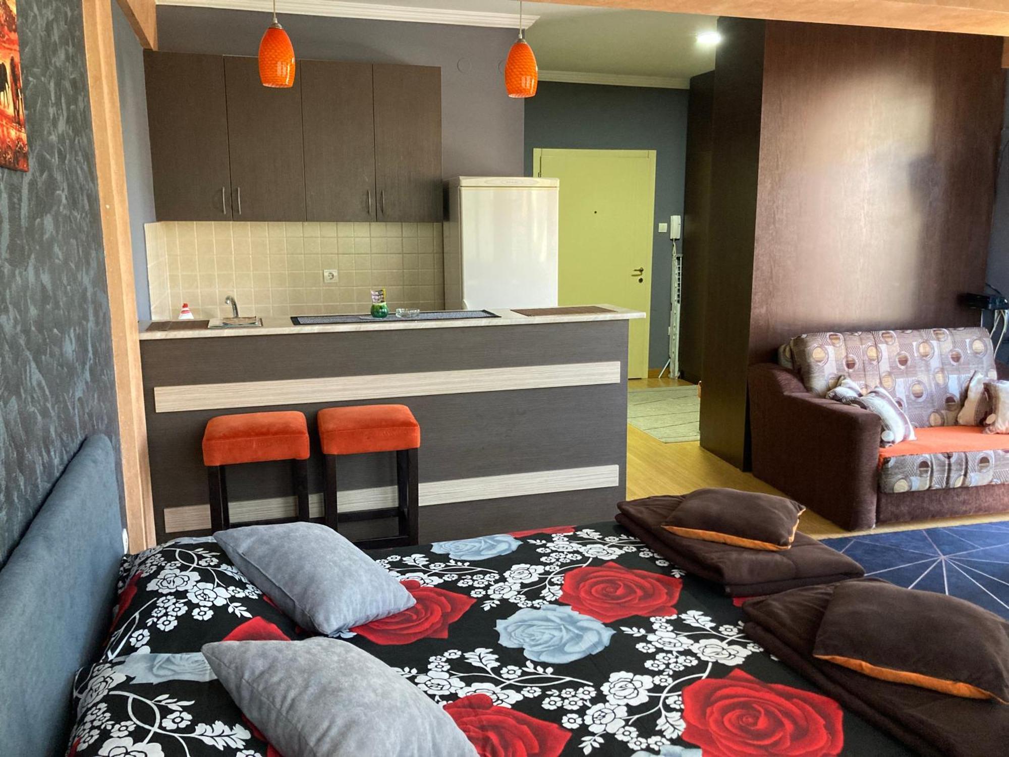 Apartman Aischa โนวาวาโรช ภายนอก รูปภาพ