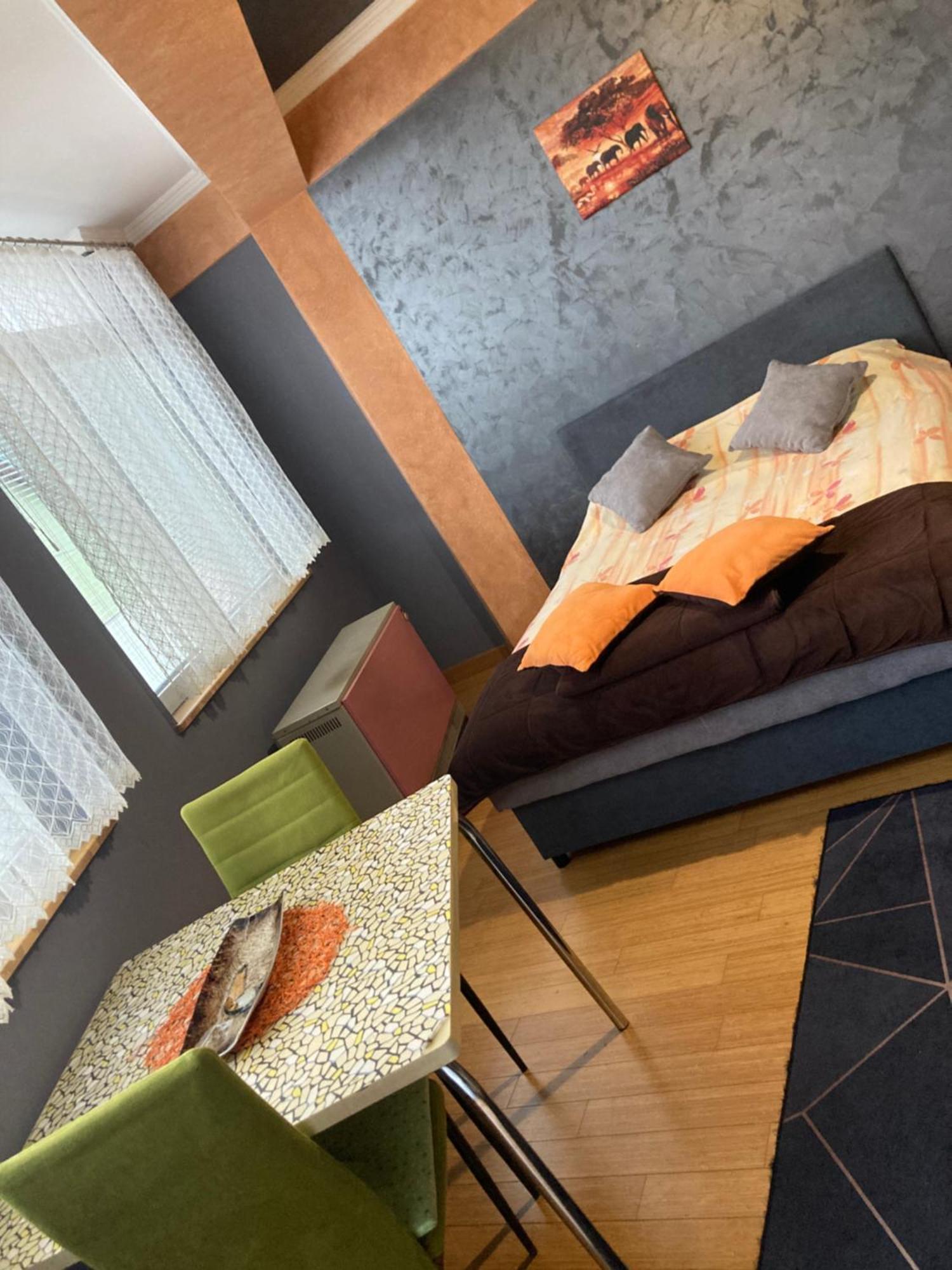 Apartman Aischa โนวาวาโรช ภายนอก รูปภาพ